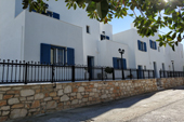 ikaros apartments naxos